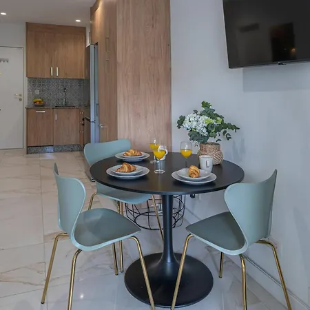 With Sea Views, Pool, Parking And Tennis Court شقة ماربيا