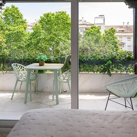 With Sea Views, Pool, Parking And Tennis Court شقة ماربيا