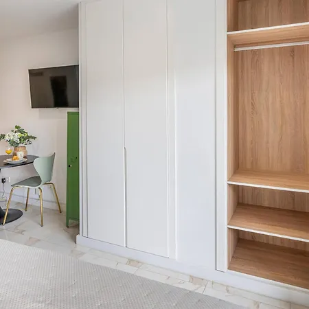 With Sea Views, Pool, Parking And Tennis Court ماربيا