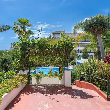 With Sea Views, Pool, Parking And Tennis Court * ماربيا