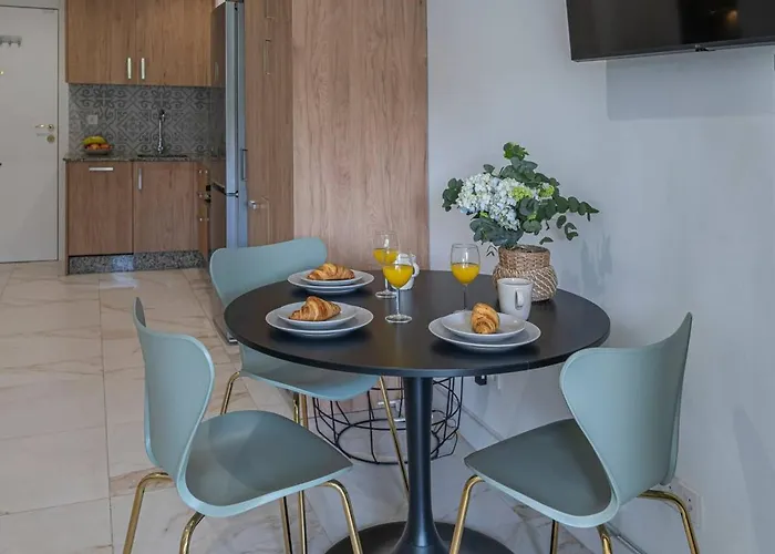 With Sea Views, Pool, Parking And Tennis Court Daire Marbella