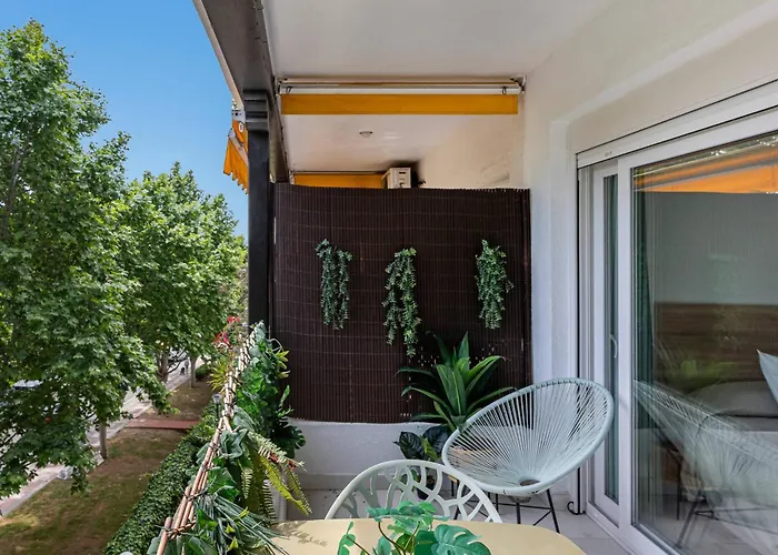 With Sea Views, Pool, Parking And Tennis Court Daire Marbella