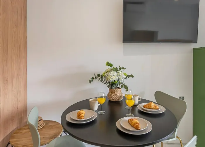 With Sea Views, Pool, Parking And Tennis Court * Marbella