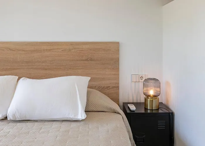 With Sea Views, Pool, Parking And Tennis Court Daire