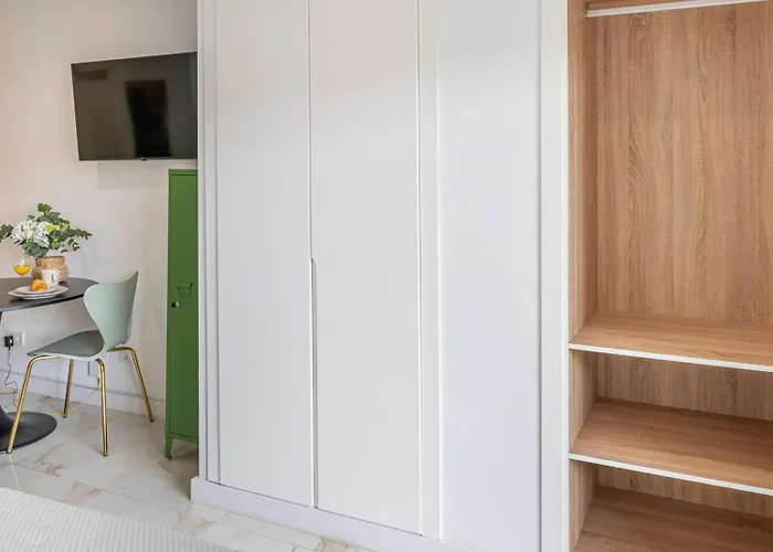 With Sea Views, Pool, Parking And Tennis Court Marbella