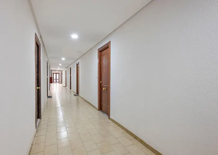 Daire With Sea Views, Pool, Parking And Tennis Court Marbella