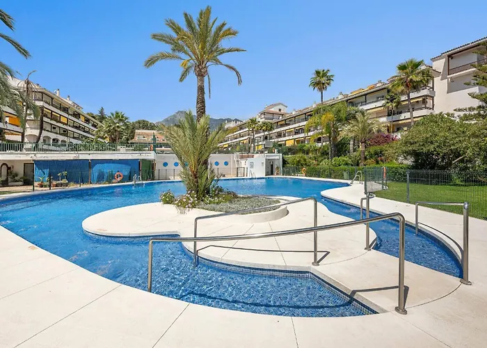 With Sea Views, Pool, Parking And Tennis Court Marbella