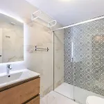 With Sea Views, Pool, Parking And Tennis Court * 马尔韦利亚