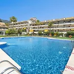 With Sea Views, Pool, Parking And Tennis Court Apartament *
