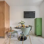With Sea Views, Pool, Parking And Tennis Court * 马尔韦利亚