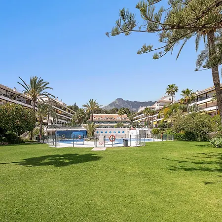 With Sea Views, Pool, Parking And Tennis Court Appartement Marbellac