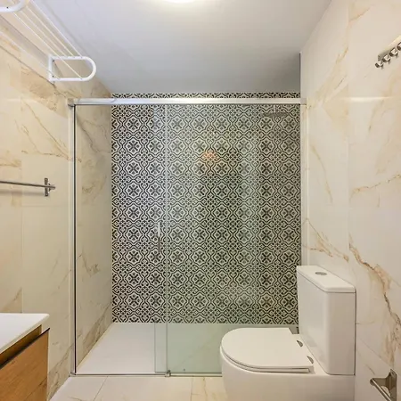 Apartmán With Sea Views, Pool, Parking And Tennis Court