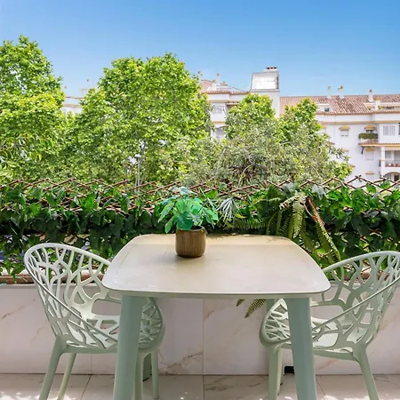Lejlighed With Sea Views, Pool, Parking And Tennis Court *