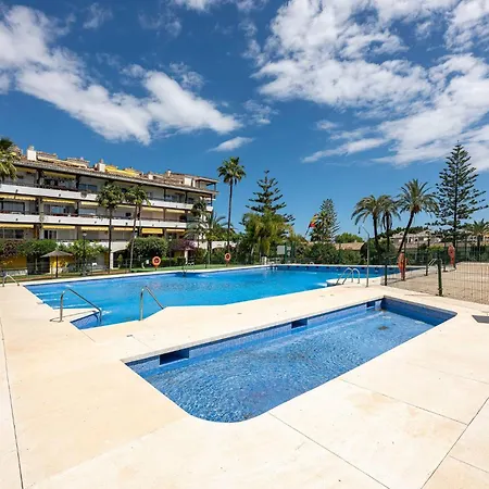 With Sea Views, Pool, Parking And Tennis Court Appartement Marbellac