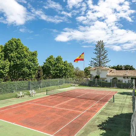 Lejlighed With Sea Views, Pool, Parking And Tennis Court Marbella