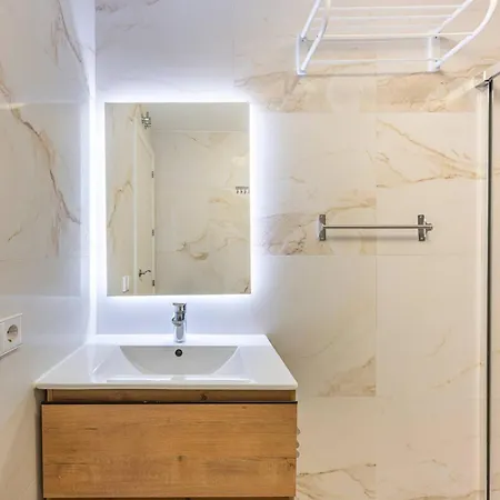 With Sea Views, Pool, Parking And Tennis Court Apartment Marbella