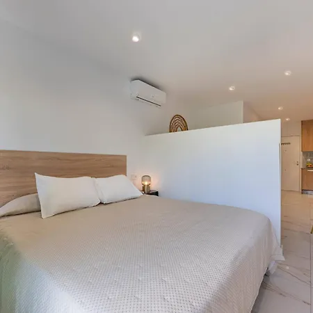 Apartment With Sea Views, Pool, Parking And Tennis Court Marbella