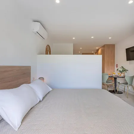 With Sea Views, Pool, Parking And Tennis Court *