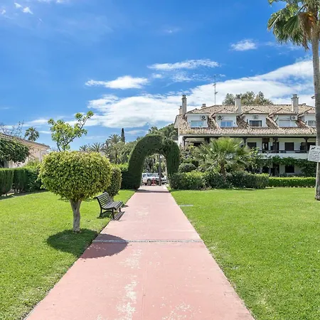 With Sea Views, Pool, Parking And Tennis Court * Marbella