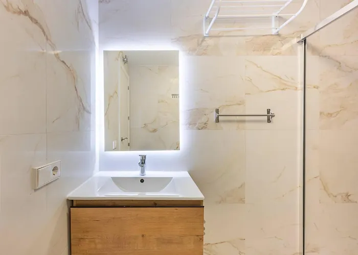 With Sea Views, Pool, Parking And Tennis Court 公寓 马尔韦利亚