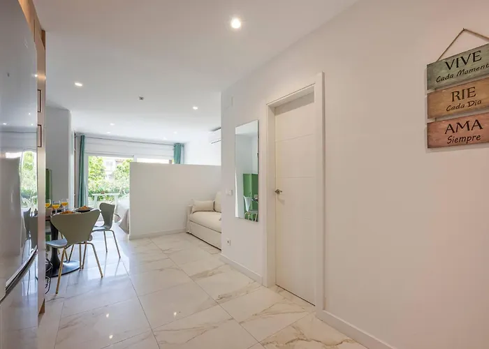 公寓 With Sea Views, Pool, Parking And Tennis Court