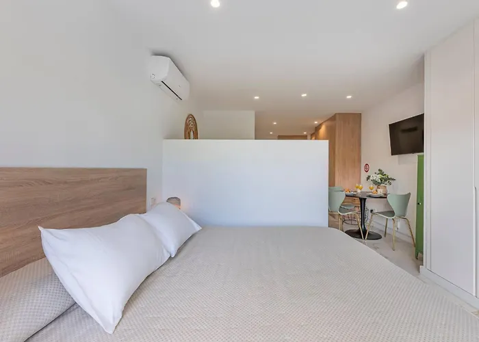 With Sea Views, Pool, Parking And Tennis Court *