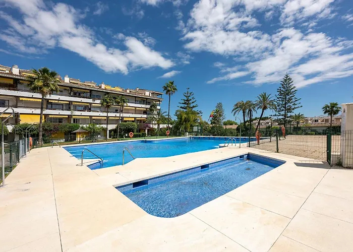 With Sea Views, Pool, Parking And Tennis Court 公寓 马尔韦利亚